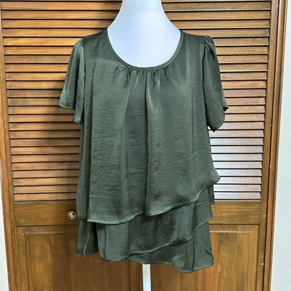 Hazel Short Sleeve Tiered Ruffle Blouse Top Dark Green, Size M